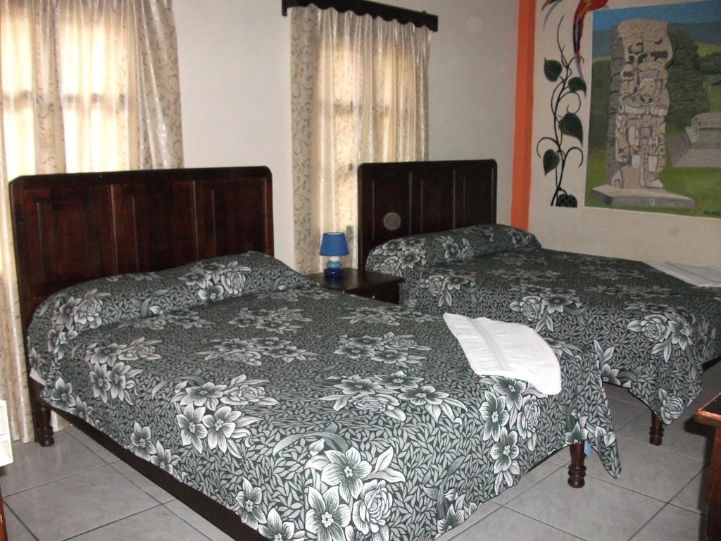 Hotel & Hostal Yaxkin Copan Room photo